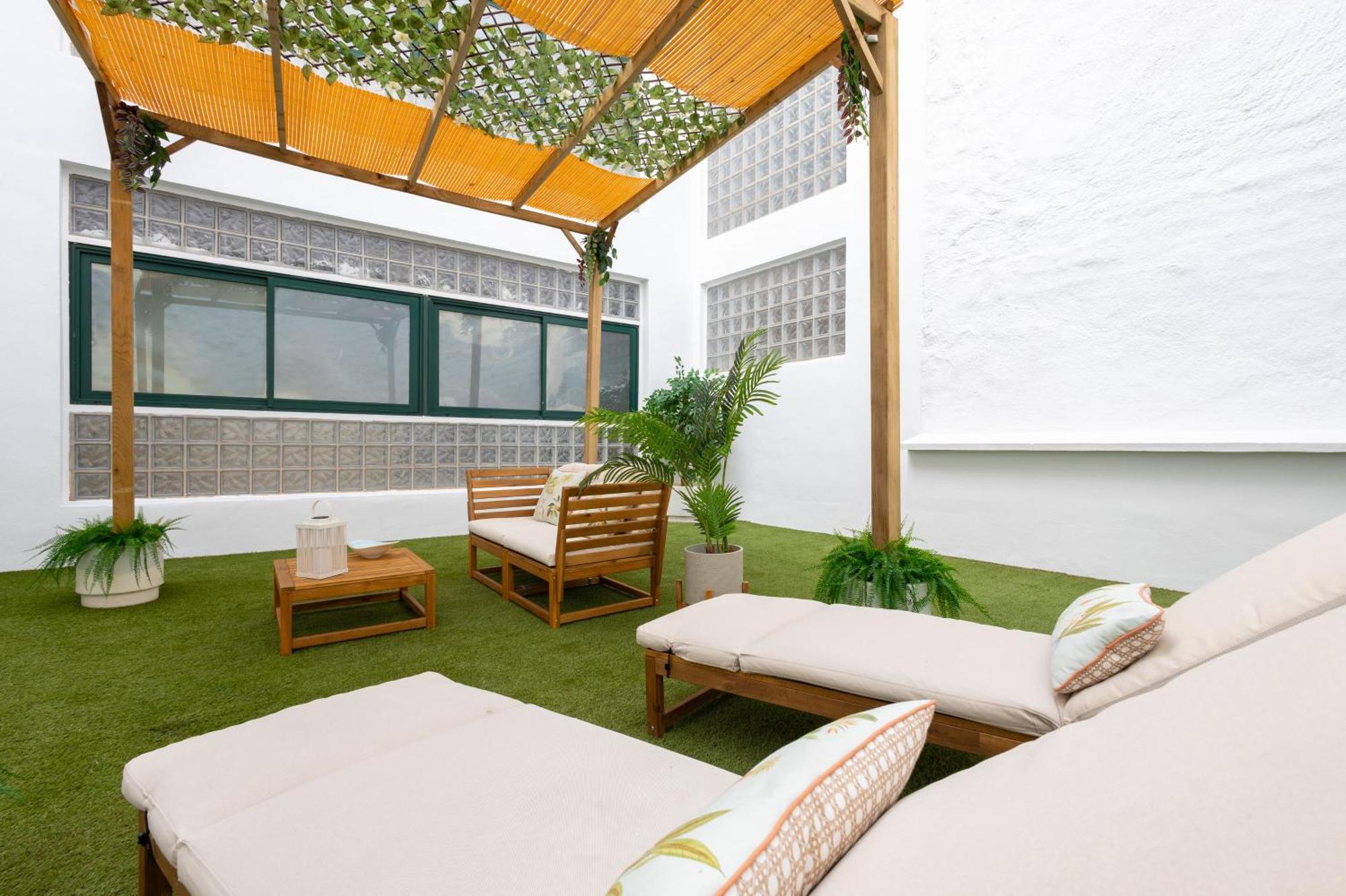C30 Deluxe Studio With Terrace Into Cathedral Square Lejlighed Málaga Eksteriør billede